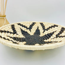 Load image into Gallery viewer, Decor plates