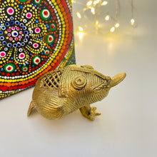 Load image into Gallery viewer, Dhokra golden brass vastu frog