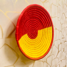 Load image into Gallery viewer, Decorative wall plate