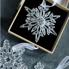 Load image into Gallery viewer, Christmas Tree Ornaments : Snowflake-Set of 3
