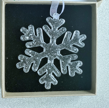 Load image into Gallery viewer, Christmas Tree Ornaments : Snowflake-Set of 3
