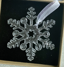 Load image into Gallery viewer, Christmas Tree Ornaments : Snowflake-Set of 3
